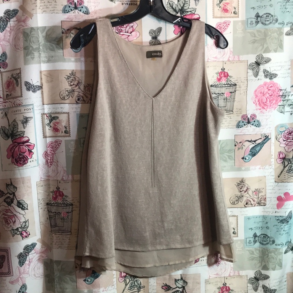 Sleeveless V neck sweater
